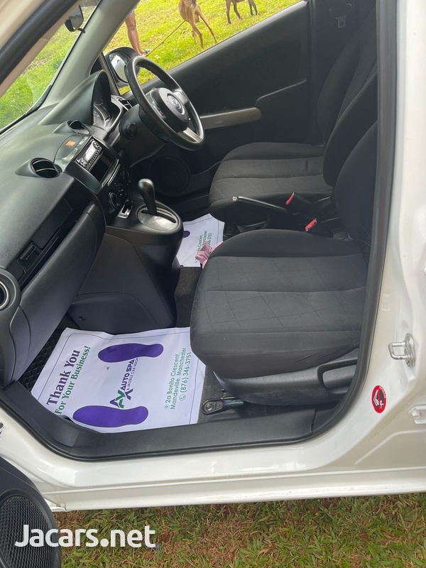 Mazda Demio 1,3L 2012-4