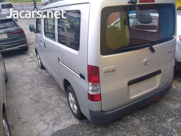 Toyota LiteAce 1,5L 2013-4