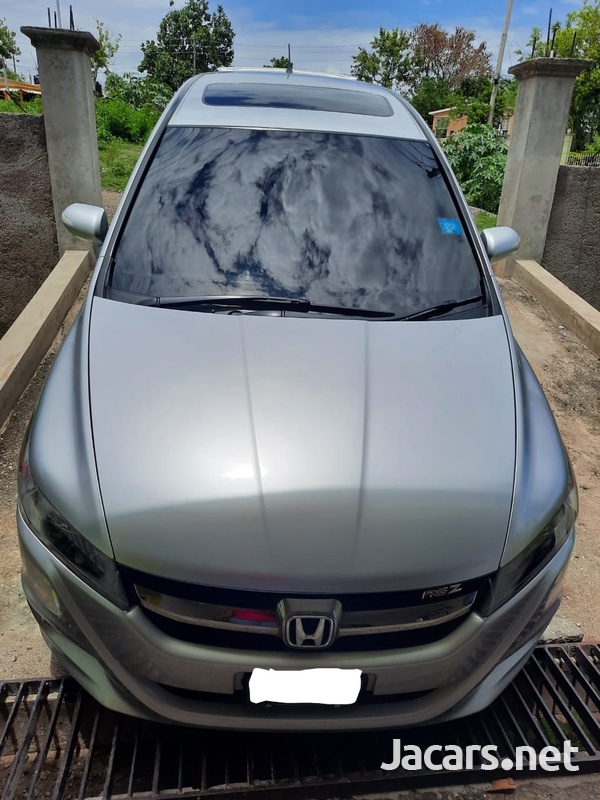 Honda Stream 1,8L 2014-8