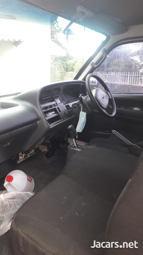 Toyota Hiace 2,7L 2001-5