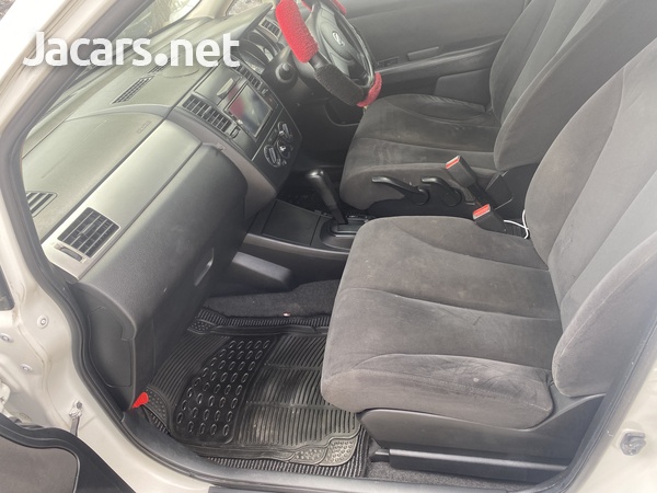 Nissan Tiida 1,5L 2011-4