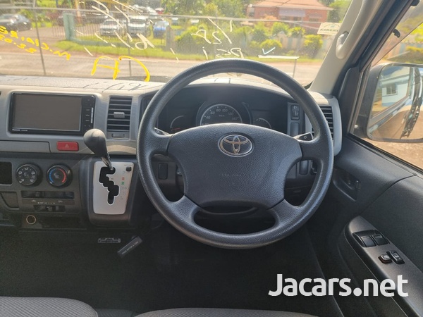 Toyota Hiace 2,0L 2013-11