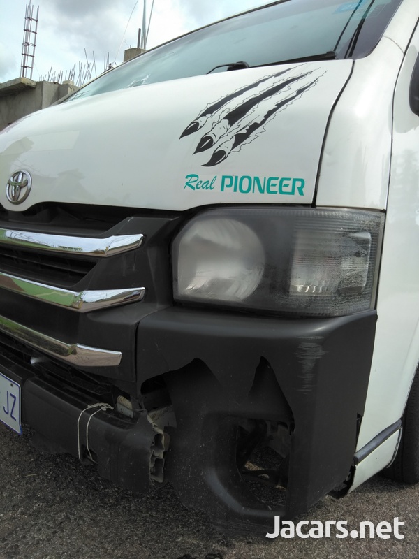 Toyota Hiace 2,7L 2007-4