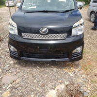 Toyota Voxy 2,0L 2013 Toyota Voxy 2,0L 2013