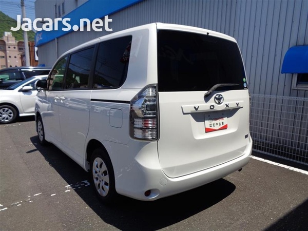 Toyota Voxy 1,8L 2013-2