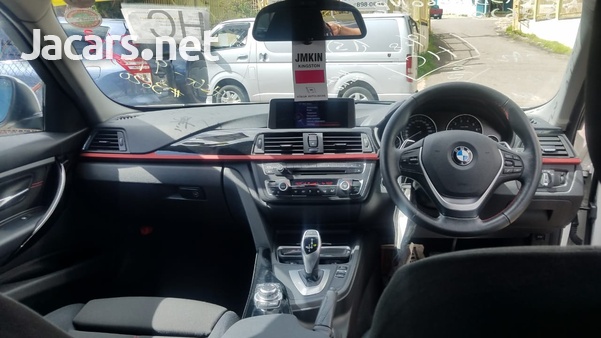 BMW 3-Series 2,0L 2013-8