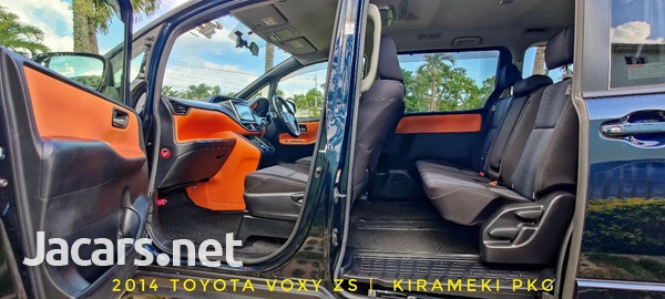 Toyota Voxy 2,0L 2014-15