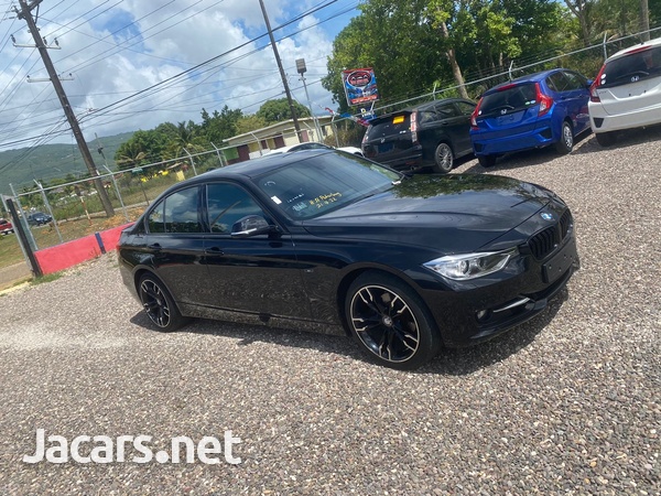 BMW 3-Series 2,0L 2013-1