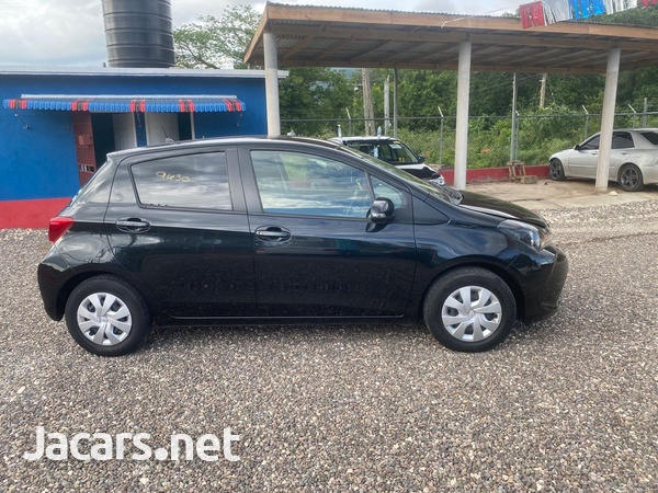 Toyota Vitz 1,3L 2016-7