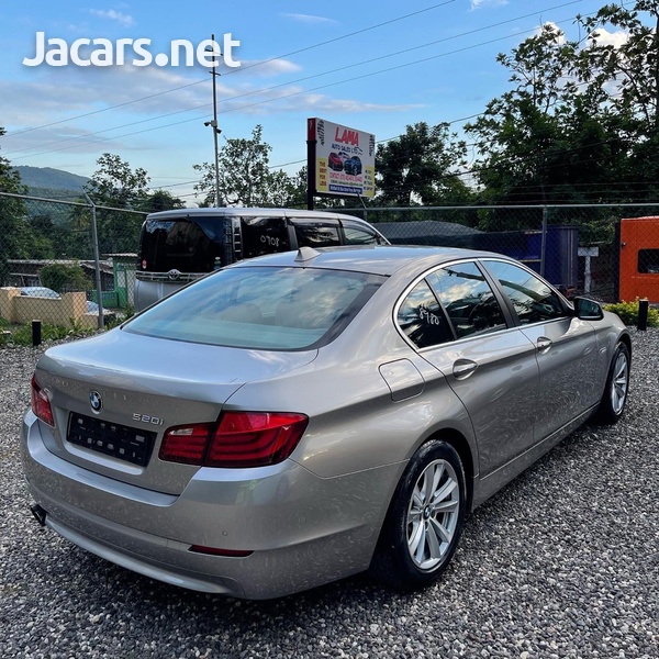 BMW 5-Series 2,0L 2012-4
