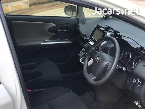 Toyota Wish 1,8L 2012-7