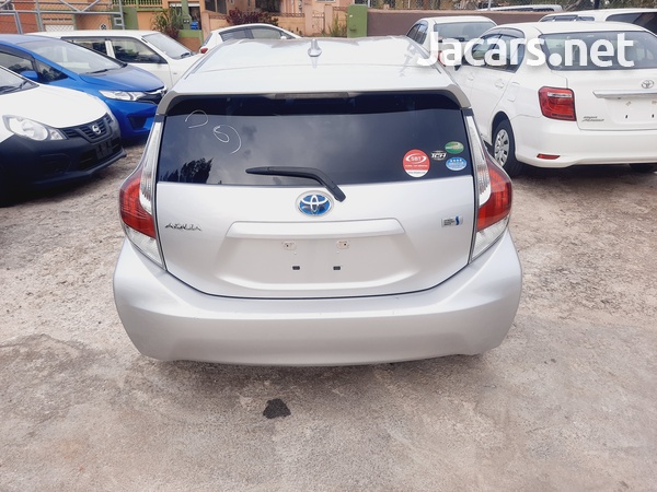 Toyota Aqua 1,5L 2017-4