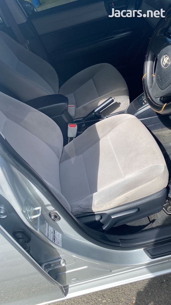Toyota Axio 1,5L 2014-6