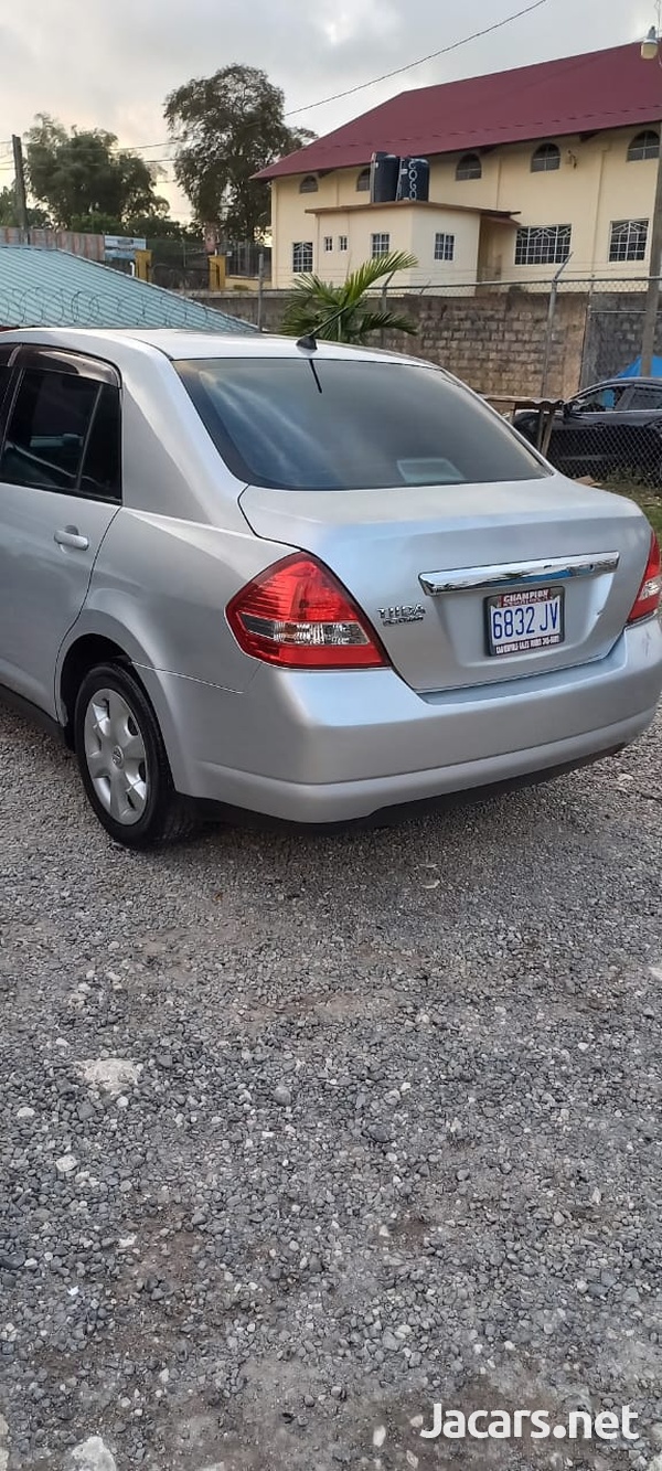 Nissan Tiida 1,6L 2012-7
