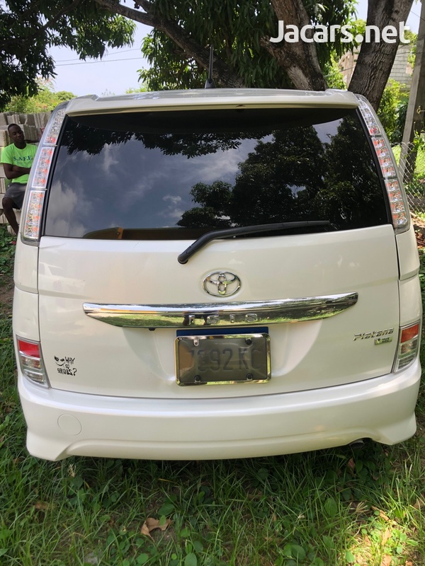 Toyota Isis 1,8L 2013-6