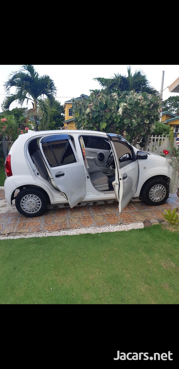Toyota Passo 1,0L 2012-4