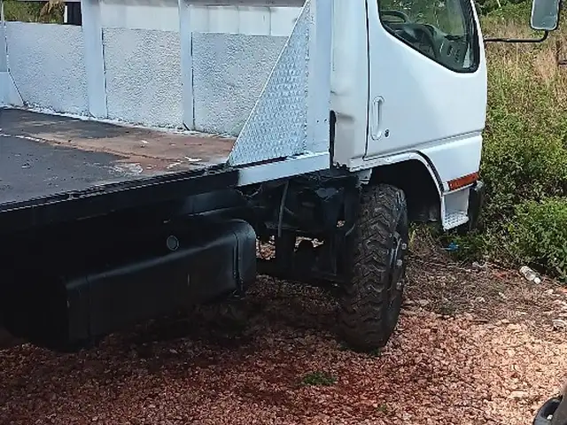 2003 Mitsubishi flat bed truck, Saint Elizabeth