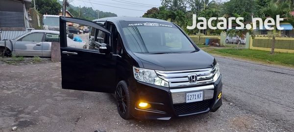 Honda Stepwgn Spada 2,0L 2011-2