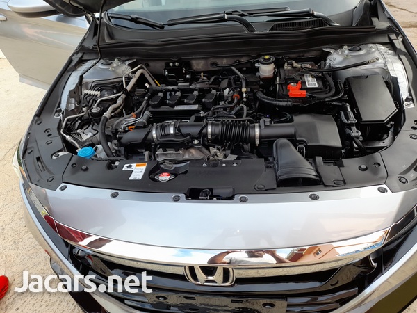 Honda Accord 1,5L 2020-4