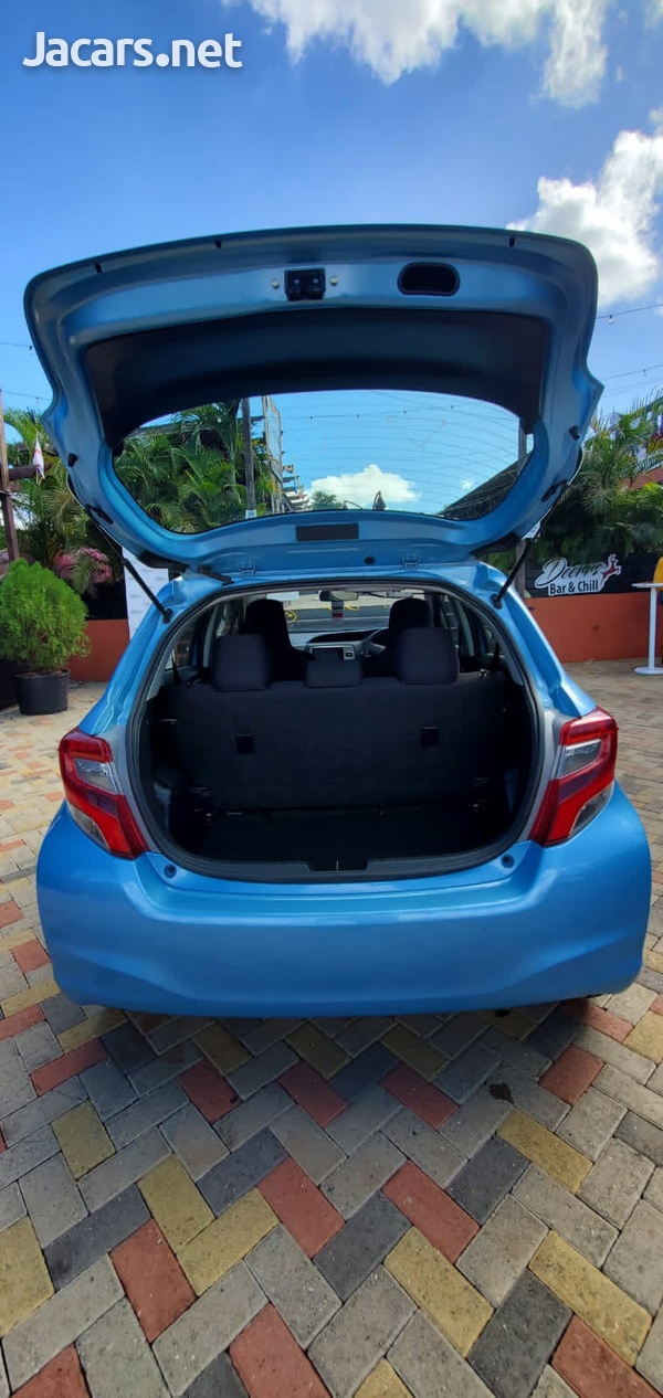 Toyota Vitz 1,0L 2017-6