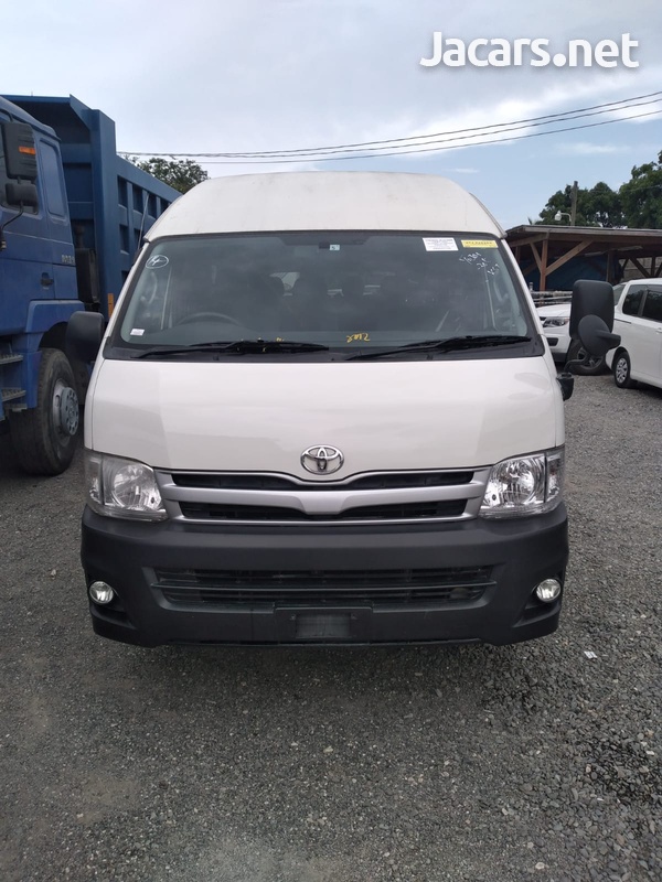Toyota Hiace 3,0L 2013-1