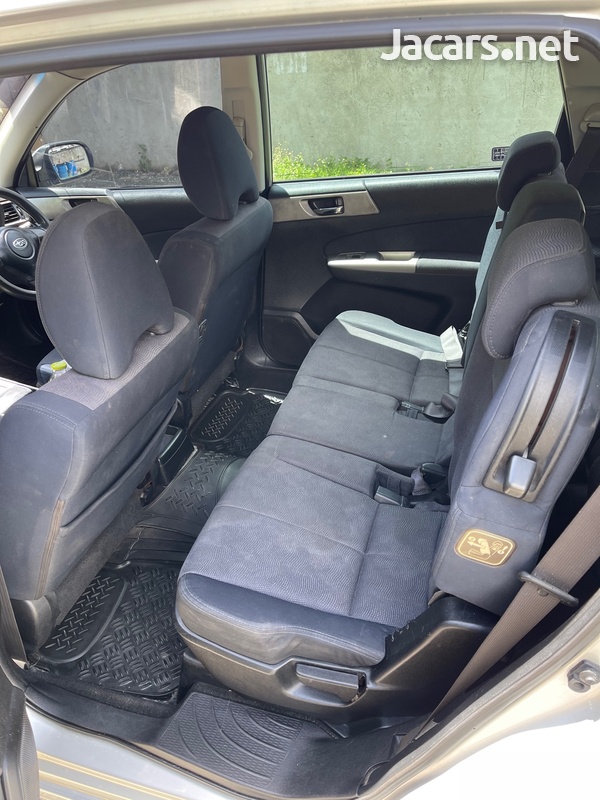 Subaru Exiga 2,0L 2009-6