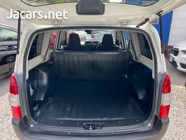 Toyota Probox 1,3L 2018-11