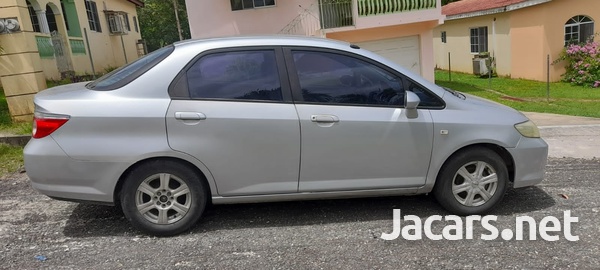 Honda Fit Aria 1,5L 2006-4