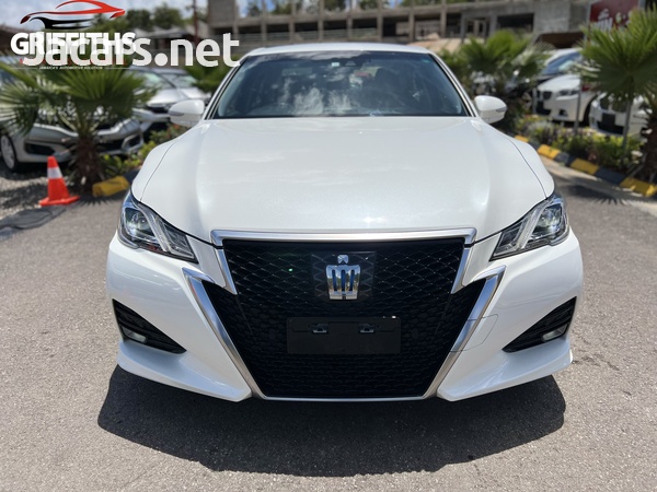 Toyota Crown 2,5L 2016-1
