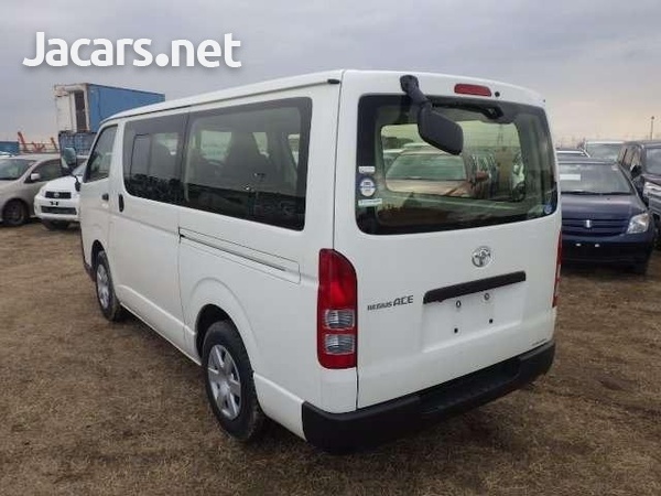 Toyota Hiace 3,0L 2017-3