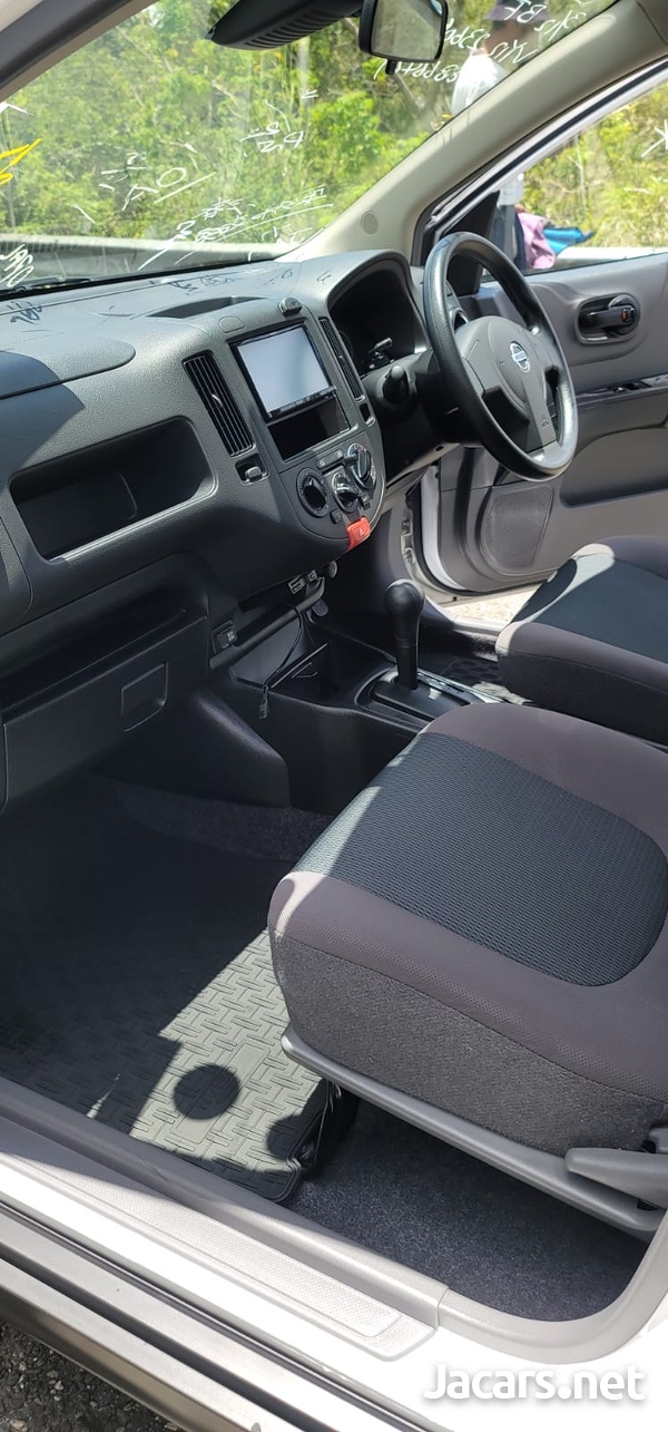 Nissan AD Wagon 1,5L 2017-12