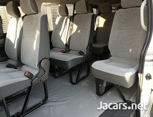 Toyota Hiace GL 2018-6