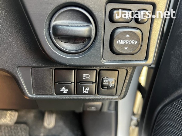 Toyota Axio 1,5L 2017-7