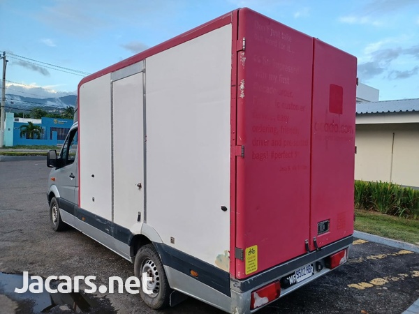 Mercedes Sprinter Box Truck 3.5 Ton-4