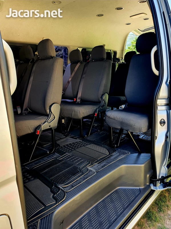 Toyota Hiace 2,0L 2015-3