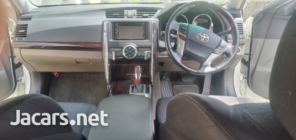 Toyota Mark X 2,5L 2012-4