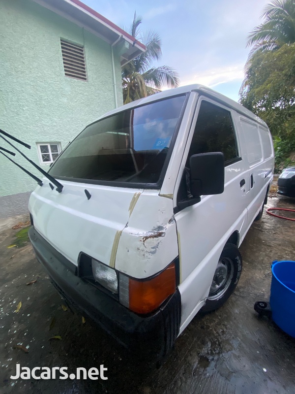 1997 Mitsubishi L300-4