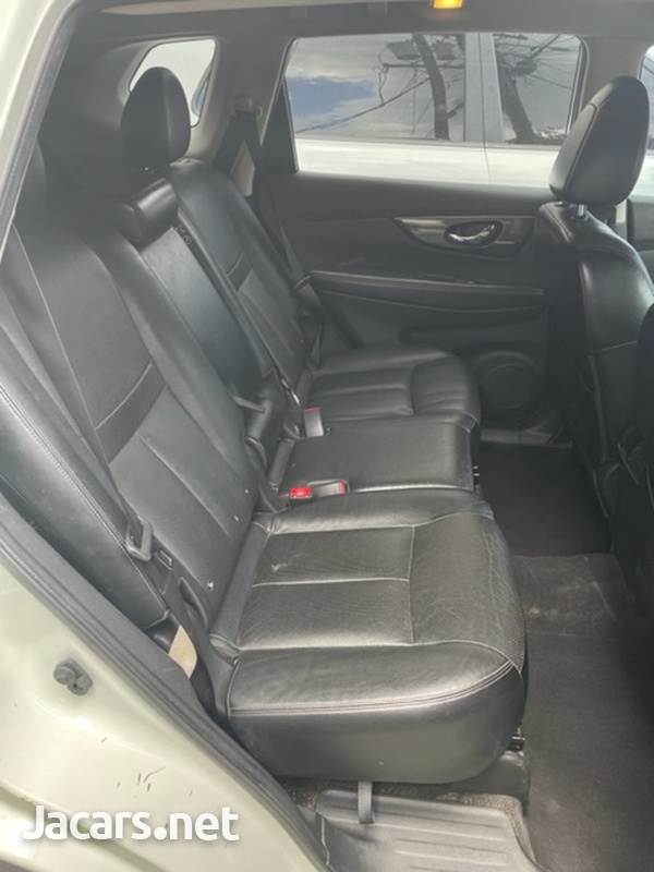 Nissan X-Trail 2,0L 2015-6