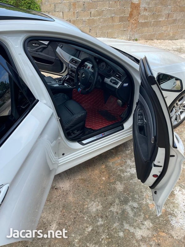 BMW 5-Series 2,0L 2012-9
