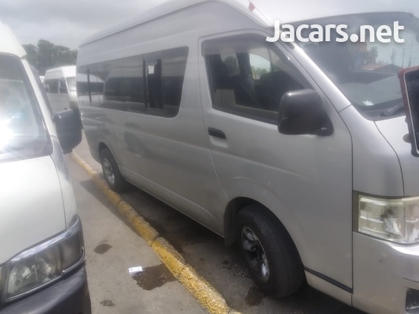 Toyota Hiace 3,0L 2012-6