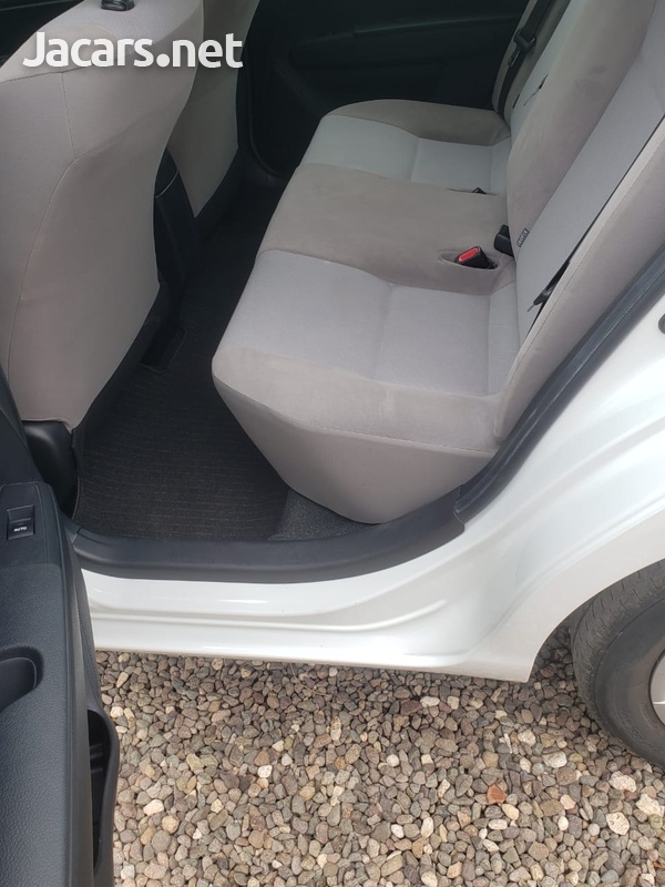 Toyota Axio 1,5L 2017-7