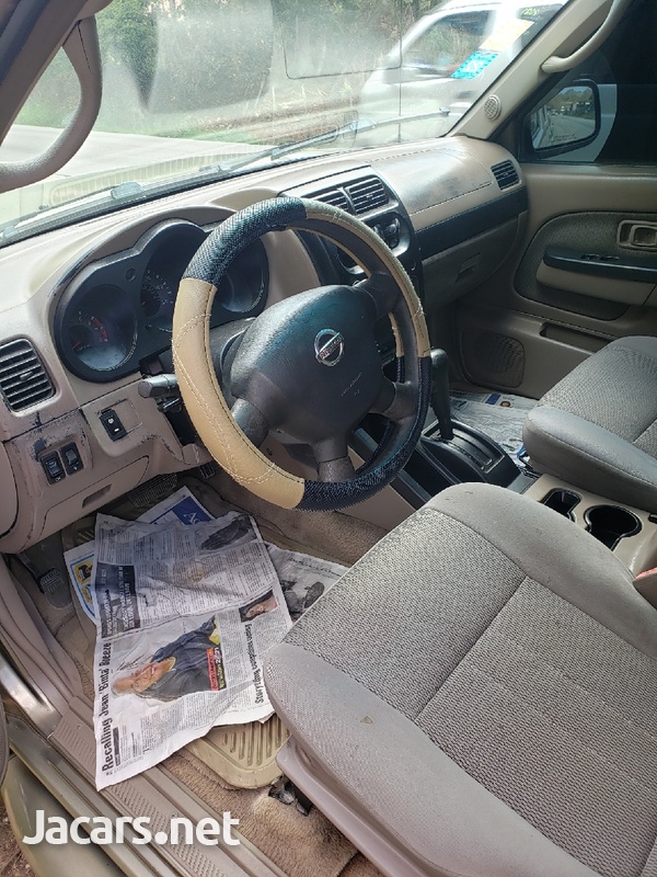 Nissan Frontier 2,0L 2002-6