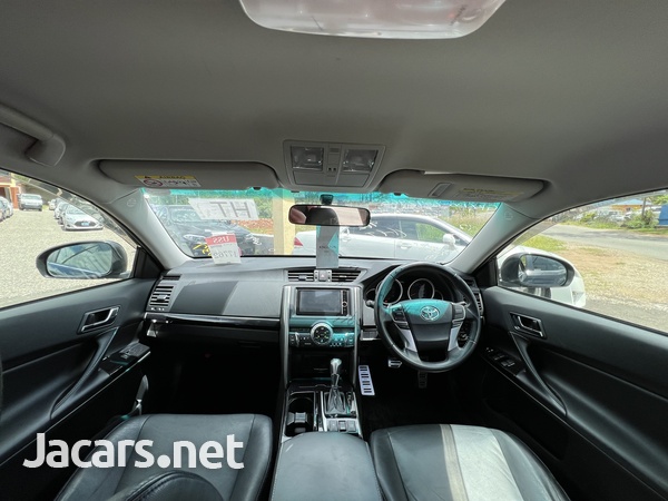 Toyota Mark X 2,5L 2013-10