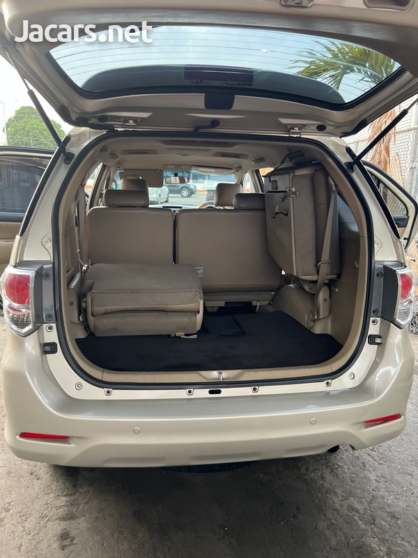 Toyota Fortuner 2,7L 2014-7