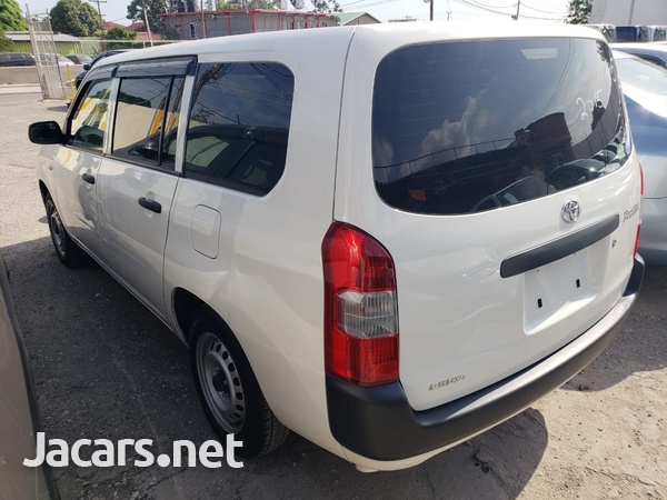Toyota Probox 1,5L 2016-3