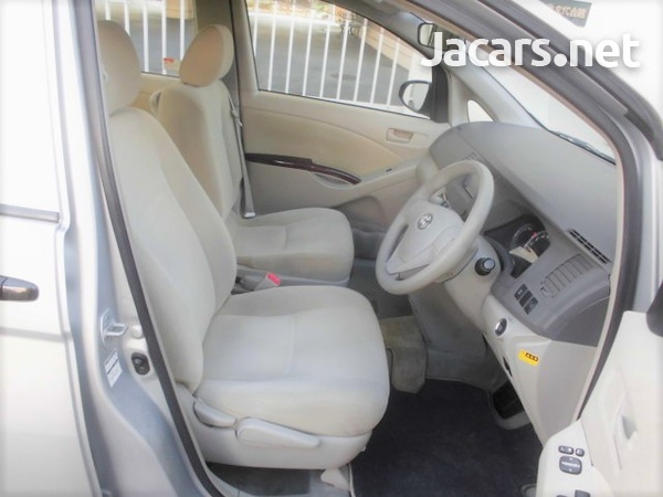 Toyota Isis 1,8L 2016-6