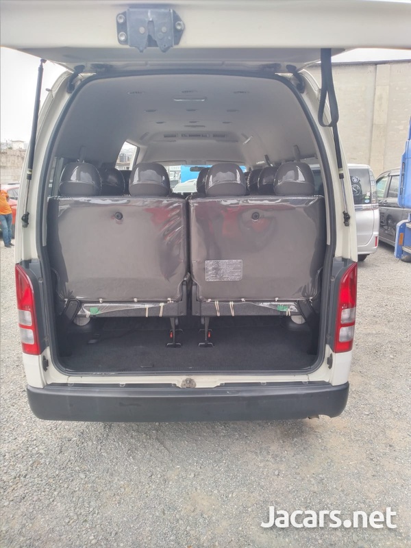 Toyota Hiace 3,0L 2013-13