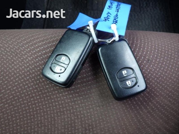 Toyota Vitz 1,3L 2017-15
