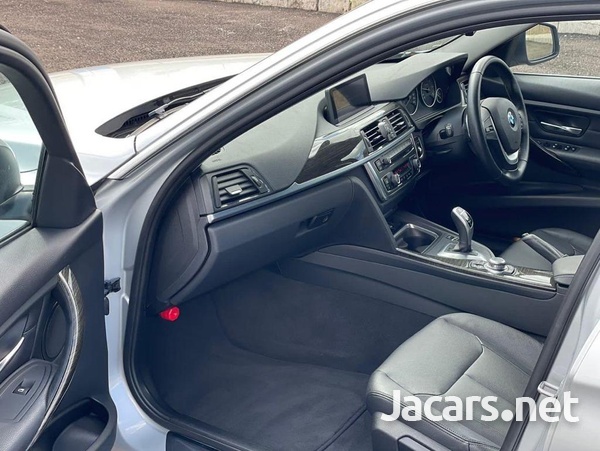 BMW 3-Series 2,0L 2013-7