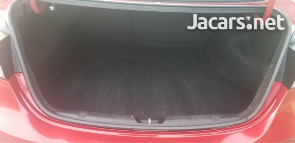 Hyundai Elantra 1,8L 2015-9